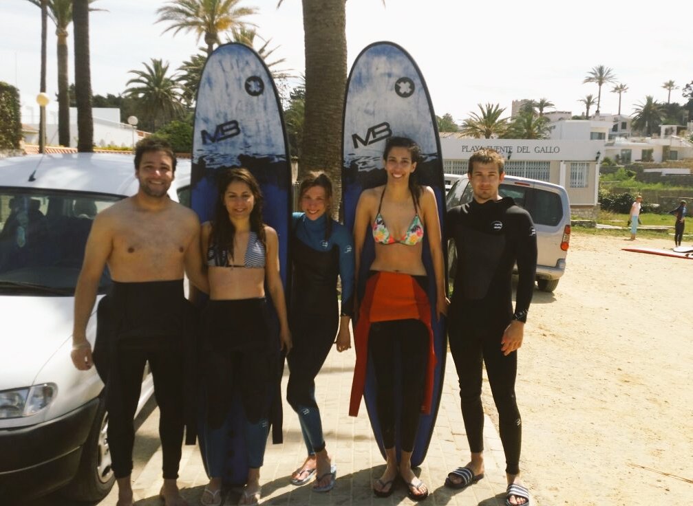 lorena_2288's tweet photo. Aprovechando el ultimo dia por Conil con un buen rato de surf 😊🌴🌅🏄 #Amigos #Vacaciones #Surf #Conil #Relax https://t.co/uaKsYIxKBF