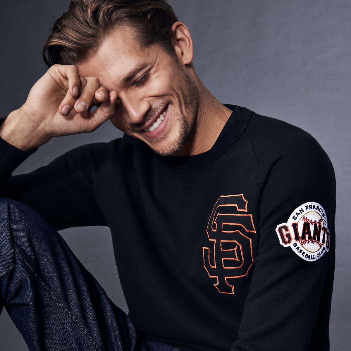 Levi's mlb top crewneck sweatshirt