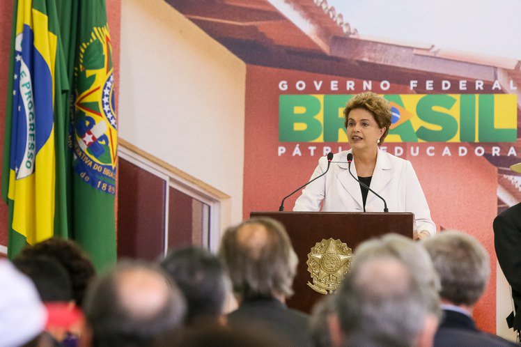 #URGENTE Em discurso, Dilma diz que, 'sem crime de responsabilidade', impeachment é 'um processo golpista'