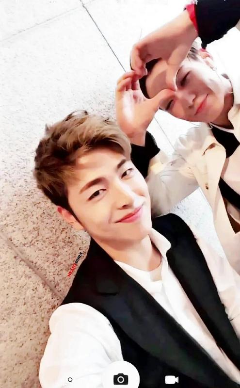 bangbangbang_22's tweet photo. # June HBD 🎂🙌✨💓
#O331 #iKON #Sexy June Day https://t.co/uqEY1gTHe9