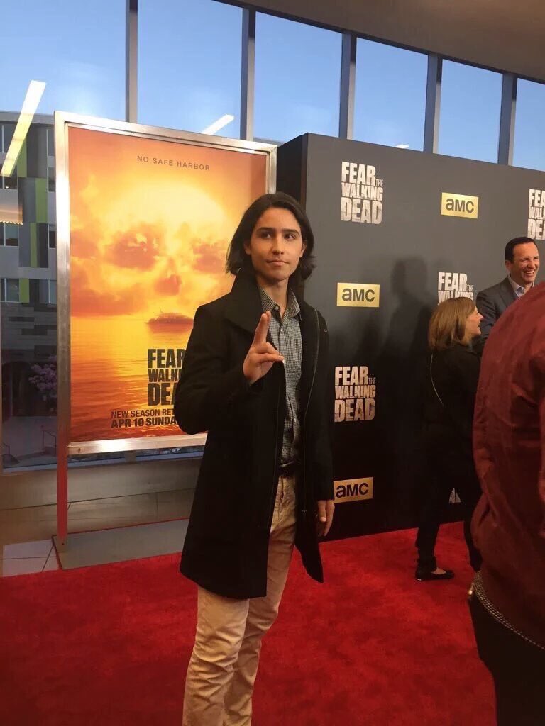 Lorenzohenrie's tweet photo. Last nights premiere :) #FearTheWalkingDead season 2 baby. https://t.co/dOwpI8E0JT