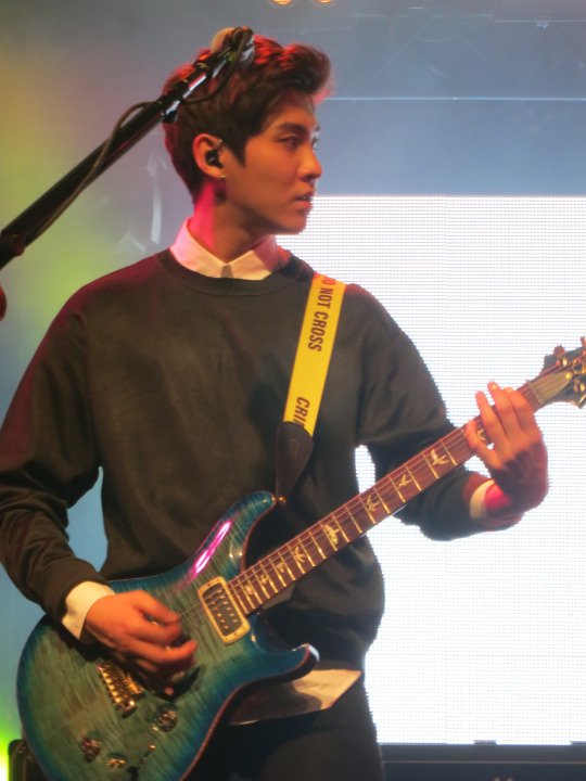 kbandpics's tweet photo. Song Seunghyun ♪ Guitarist ♪ F.T.Island https://t.co/o4oWYf8r7X