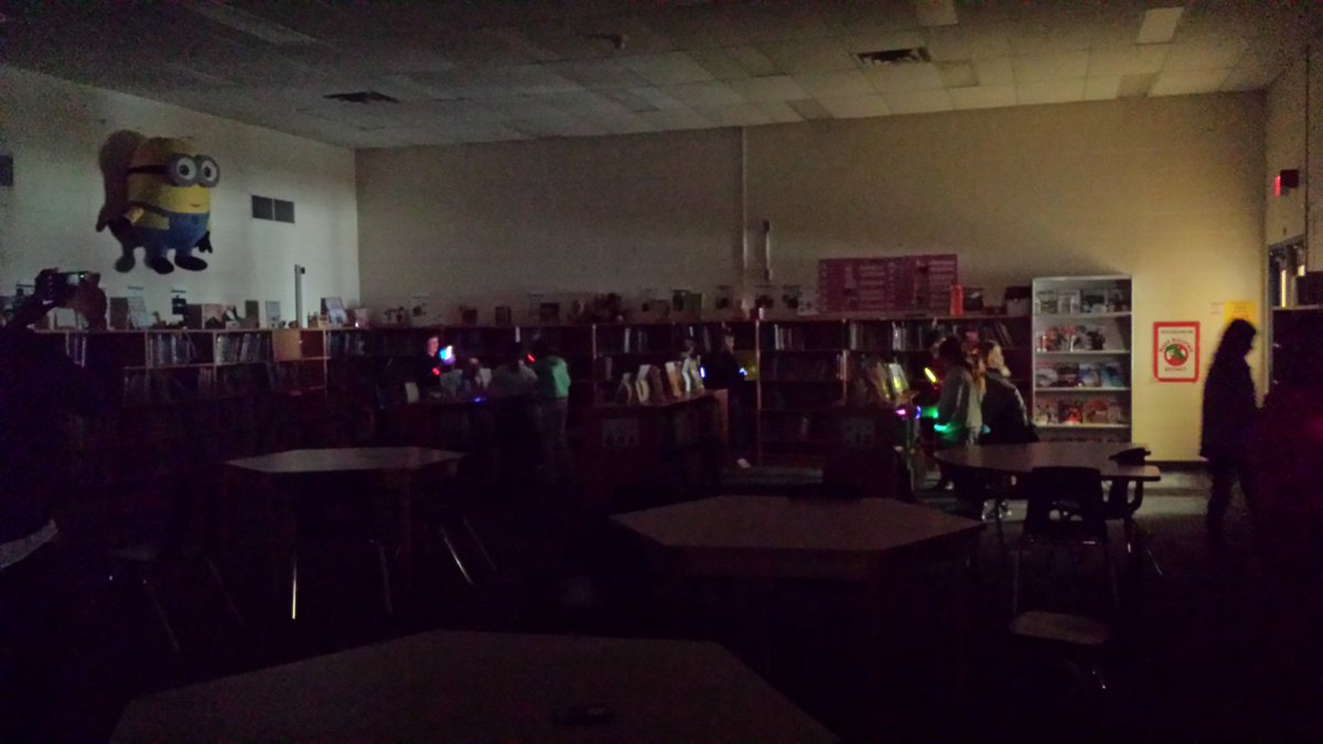 MStAmantTeach's tweet photo. Extream Egg Hunt - Glow in the dark  #beterlatethannever #CPS #schoolisfun @Gr7Collabratory @ChermannC https://t.co/VXvSMmMlH6