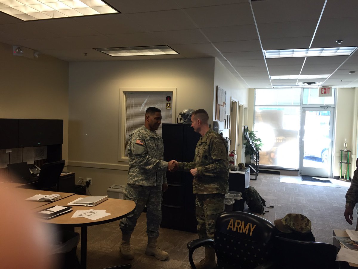 Wolverine_CSM's tweet photo. Marauder 6&amp;7 visiting Grand Rapids RCTG Company!!! #leadership #putemboots #why not us https://t.co/EvL58x16m1