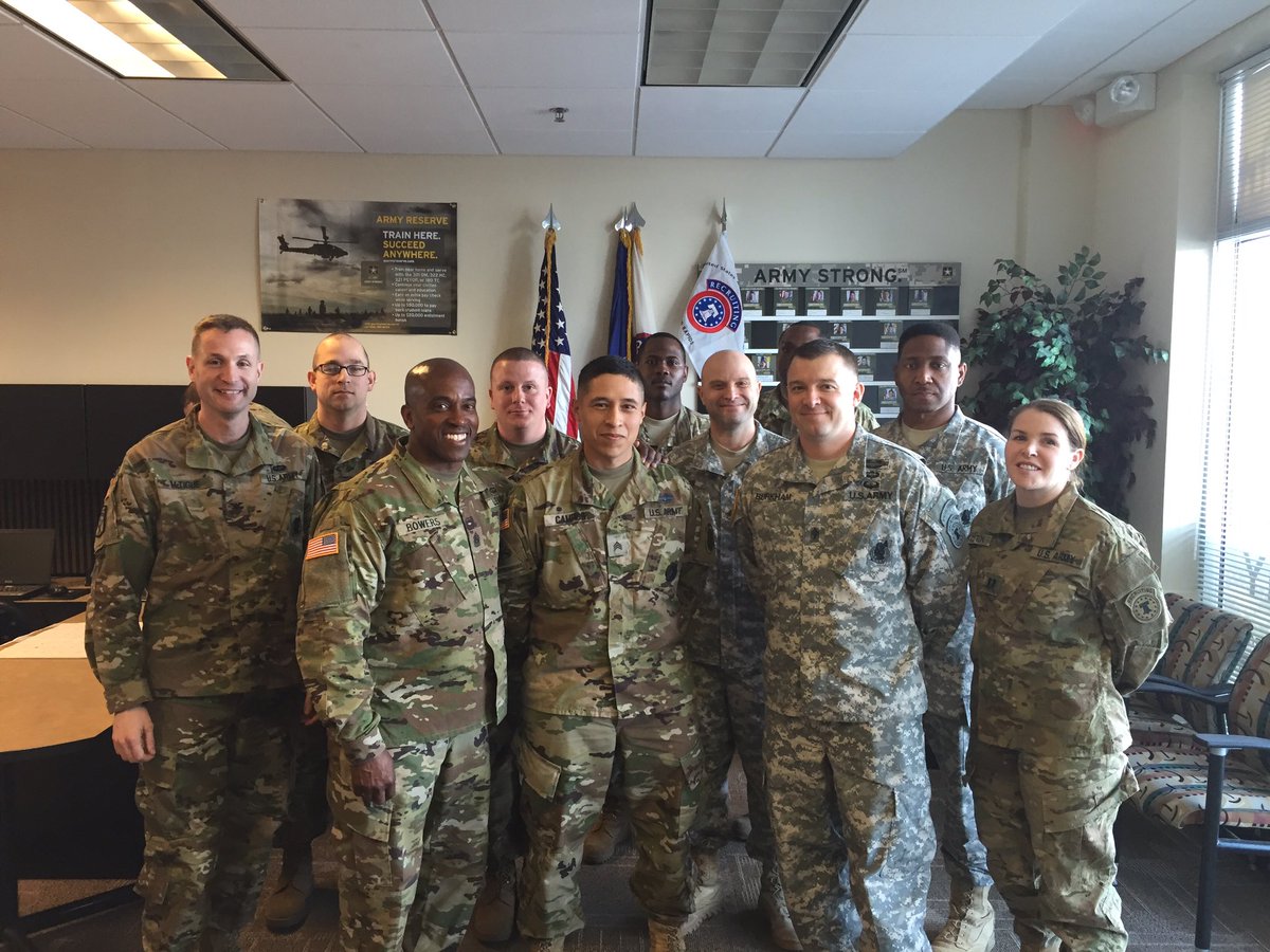 Wolverine_CSM's tweet photo. Marauder 6&amp;7 visiting Grand Rapids RCTG Company!!! #leadership #putemboots #why not us https://t.co/EvL58x16m1