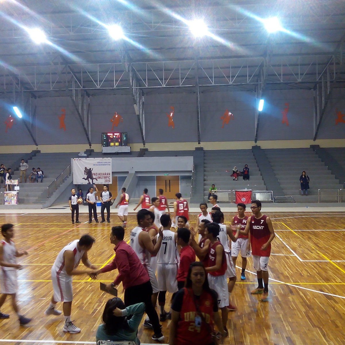 Lawlympic2016's tweet photo. Skor akhir UP vs Trunojoyo : 40-27 dimenangkan oleh Universitas Pancasila https://t.co/OUS6kniOKy