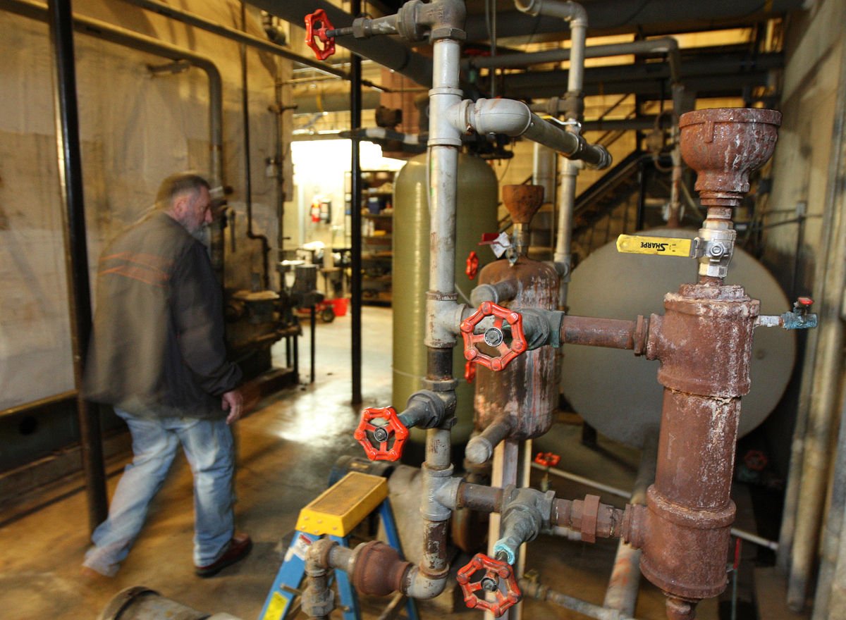 PB_News's tweet photo. Schools feel heat as HVAC systems age: https://t.co/LcqeqL26my via @PBbtodd https://t.co/eBekNcsrcS