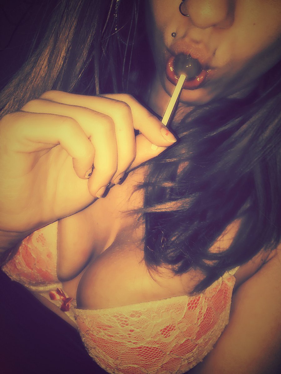 HotAfrika_EC's tweet photo. online. entras a jugar conmigo? estoy en @chicaswebcamero @EstudiosCima https://t.co/4esIt8cbbG