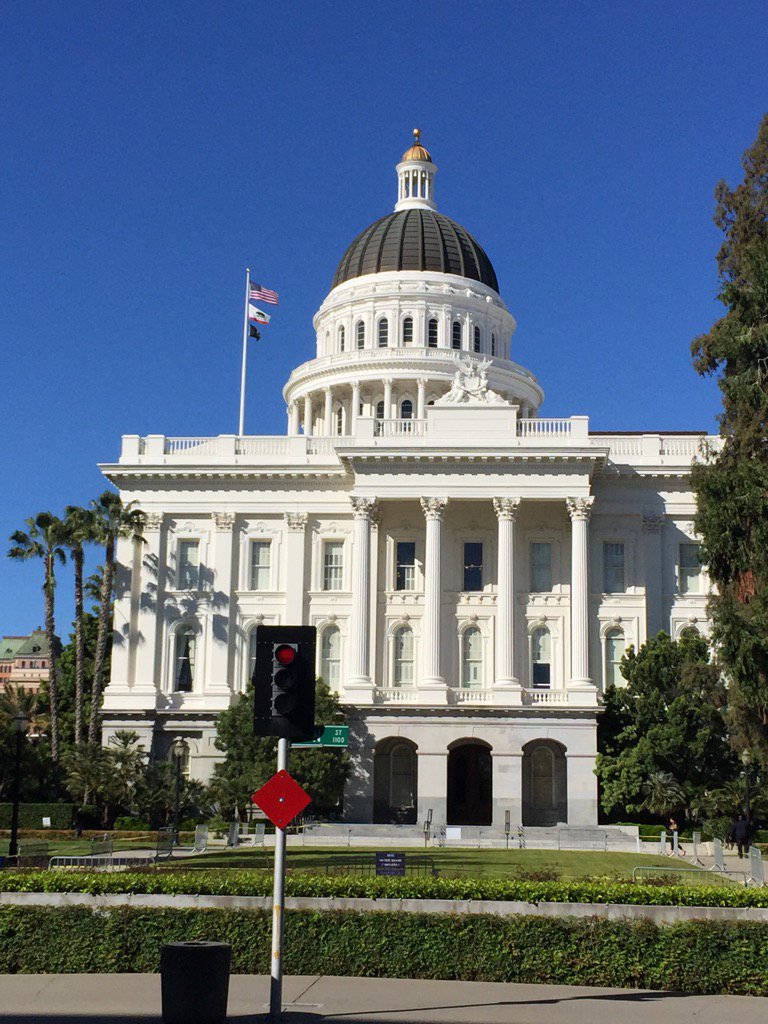 LongviewGlobal's tweet photo. Heading fm Sacramento to Yolo to think global w/CA educators - can't wait for this conversation! #CGEN16 https://t.co/eXgQmyVtMU