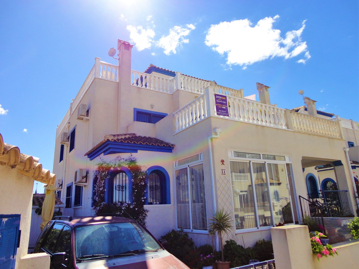 IntasunHomes's tweet photo. Well maintained 3 bed, 2 bath quad villa on a larger than average corner plot in Daya Vieja.
https://t.co/kOdmrl1KWY https://t.co/yFkTtfjkmW