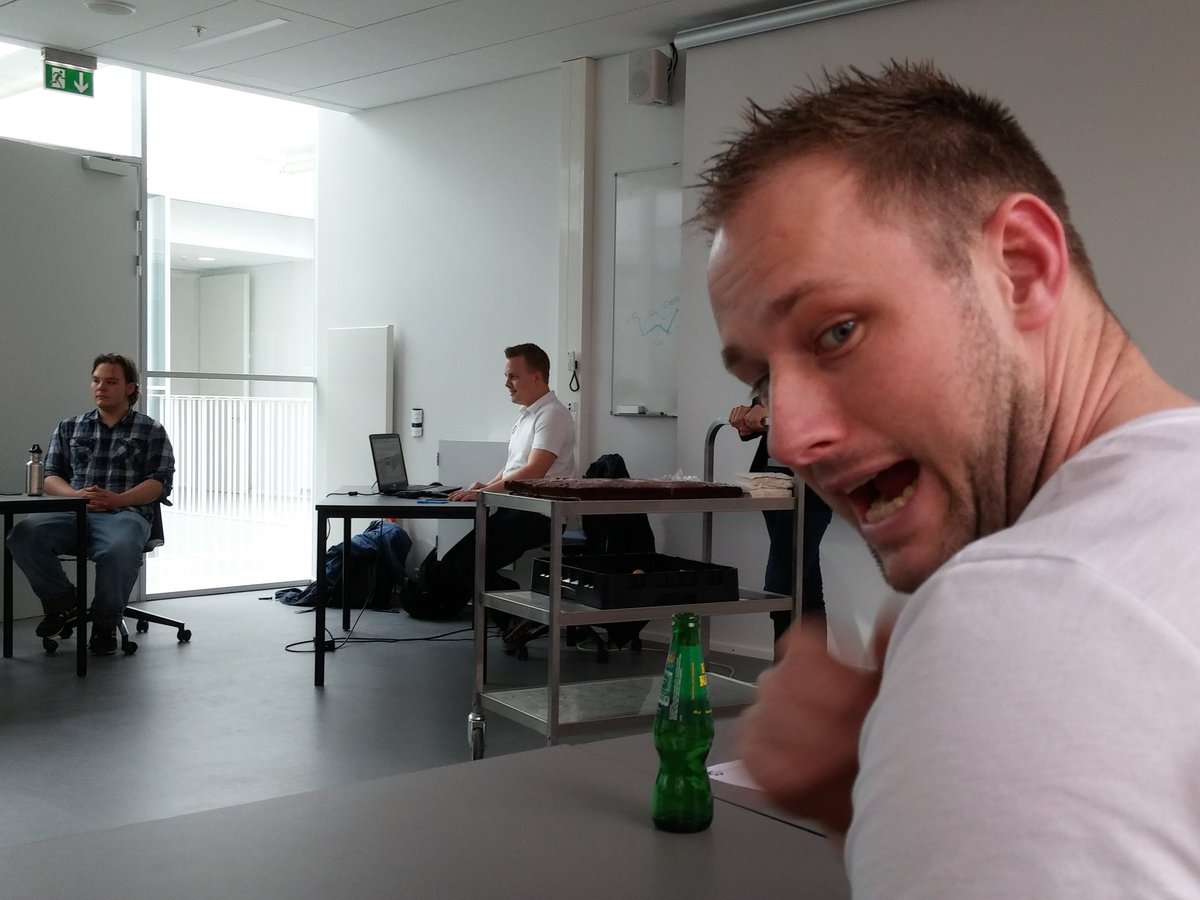 SyddanskeStud's tweet photo. Efter interview i @tv2fyn er overstået, står den nu på generalforsamlingen hos vores venner i SIF. https://t.co/tBZeDKUeNX
