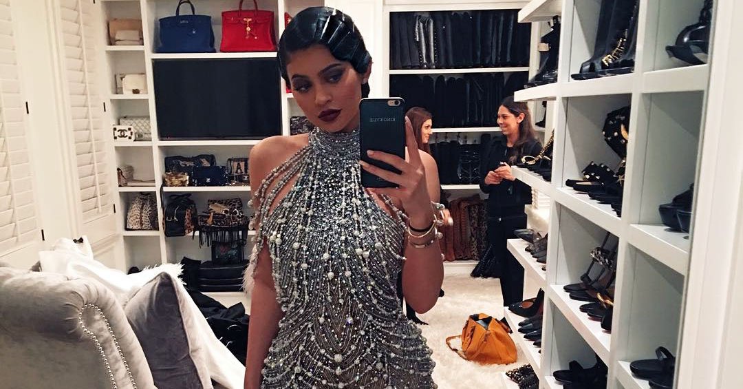 Kylie Glam Tour Kylie Jenner Glam Wig Stands Selfie Lights