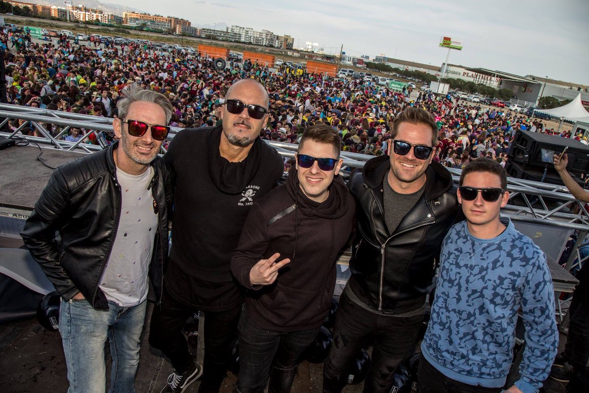 coquiselection's tweet photo. Mas fotos del @PaellasFestival escenario @HawkersCo @killo97 que nos manda @luisillu #paellasfestival https://t.co/T8XOaNFfZL