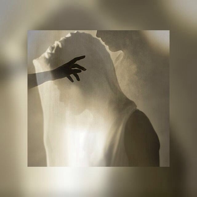 .
.
.
في الهدوء نعيم ، وفي الصمت حياة ...
ومابين الاثنين تفاصيل لااحد يدركها ...
.
.
.