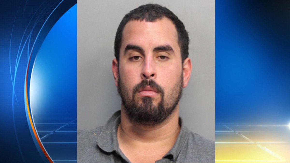 Miami-Dade County man arrested after allegedly beating his 4-month-old daughter to death bit.ly/1TizHC1?utm_me… https://t.co/XQfHS28c9W