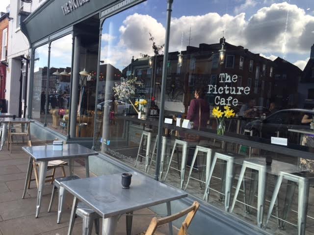 Great meeting with <a href="/AdrianLHarvey/">Adrian L Harvey</a> <a href="/harvey_photo/">Harvey & Harvey</a> today <a href="/ThePictureCafe/">The Picture Cafe</a> Not quite warm enough tho' to sit outside
