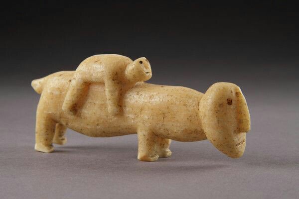 イヌイットの工芸品の放つ独特の雰囲気がとっても呪力溢れていて欲しく