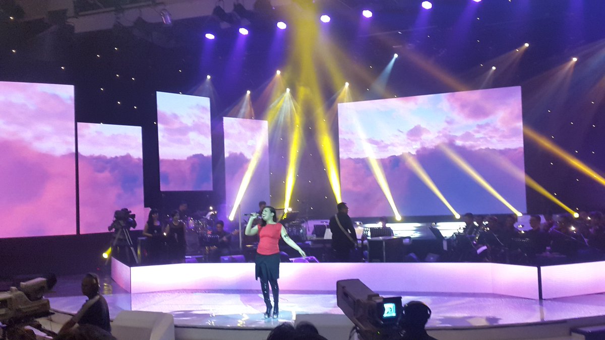 DewinnersID_'s tweet photo. NOVITA DEWI LIVE ROCK SYMPHONY 
Tua Tua Keladi > https://t.co/GAEaSjQrwa
Mengejar Matahari > https://t.co/8tyoYR1Wcy https://t.co/LCMGq6Ig17