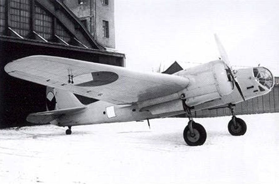 WW2aircraftbot's tweet photo. アヴィア B-71 
ソ連のSB爆撃機をライセンス生産したもの。エンジンをイスパノスイザ系列へ、また武装もZB-30軽機関銃等に置き換えられていました。ドイツ侵攻時に多くが接収され、ドイツ軍機として対ソ戦に使用されました。 https://t.co/zlHSDCUOcI