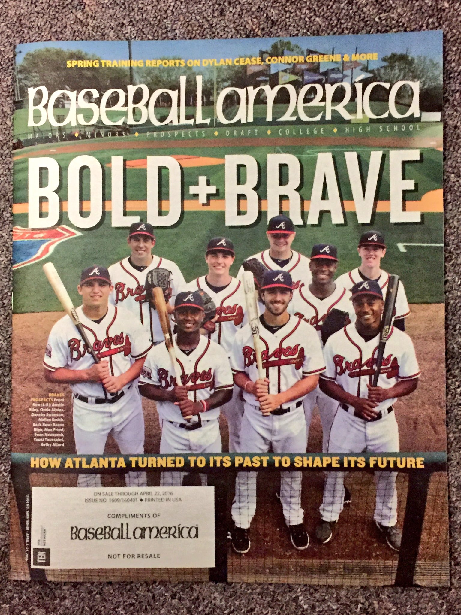 CeznV8iWIAAlU17.jpg:large