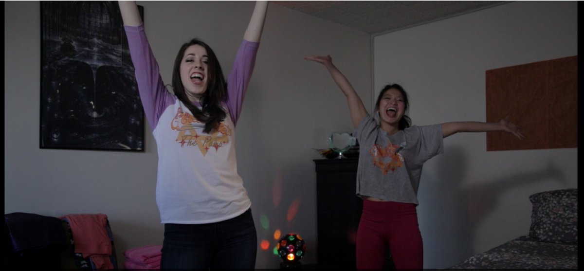 TeamSevenFilms's tweet photo. These gals are super stoked about #ThatVThing!
#Vegan #IndieFilm #ThatVThingMovie https://t.co/zbvdbYSIEv
