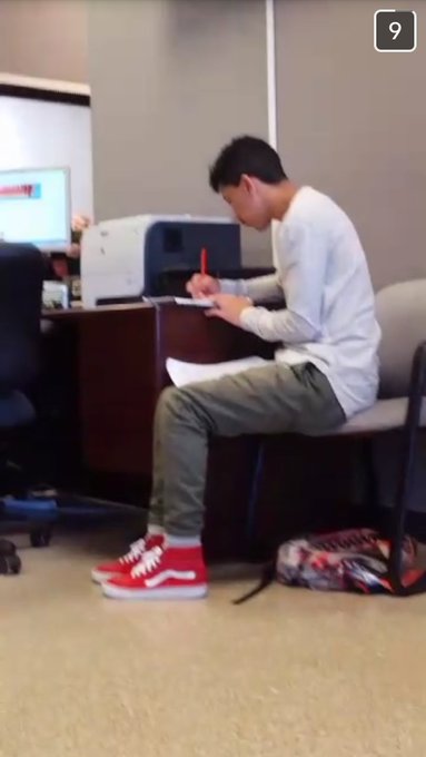 working oh so diligently https://t.co/c8q6tVUj4e