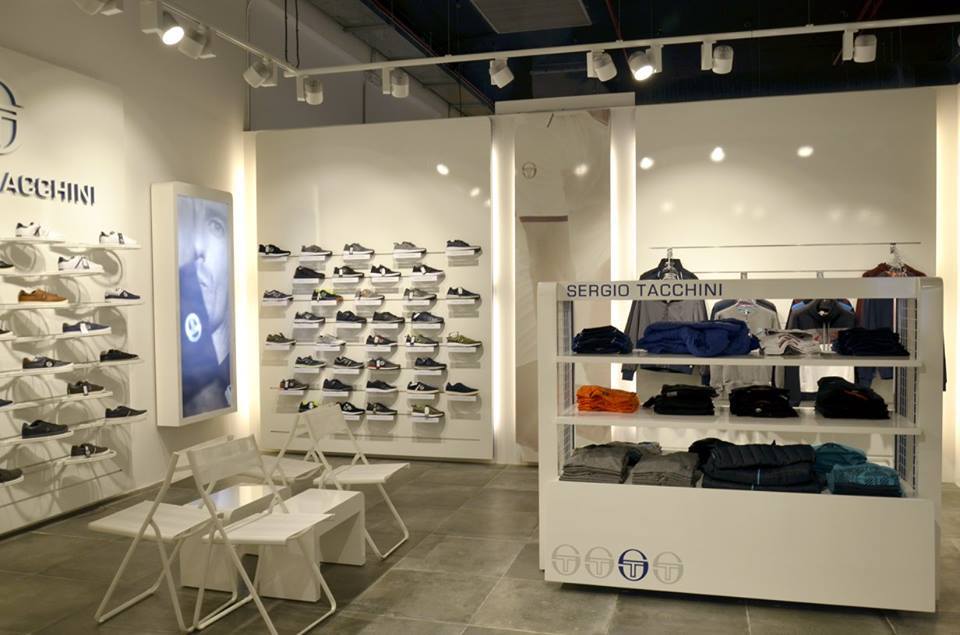 sergiotacchini0's tweet photo. New #SergioTacchini's #monobrand #concept #store by Italian Studio Zema. First official opening in #Riad. https://t.co/473VGC2J8v
