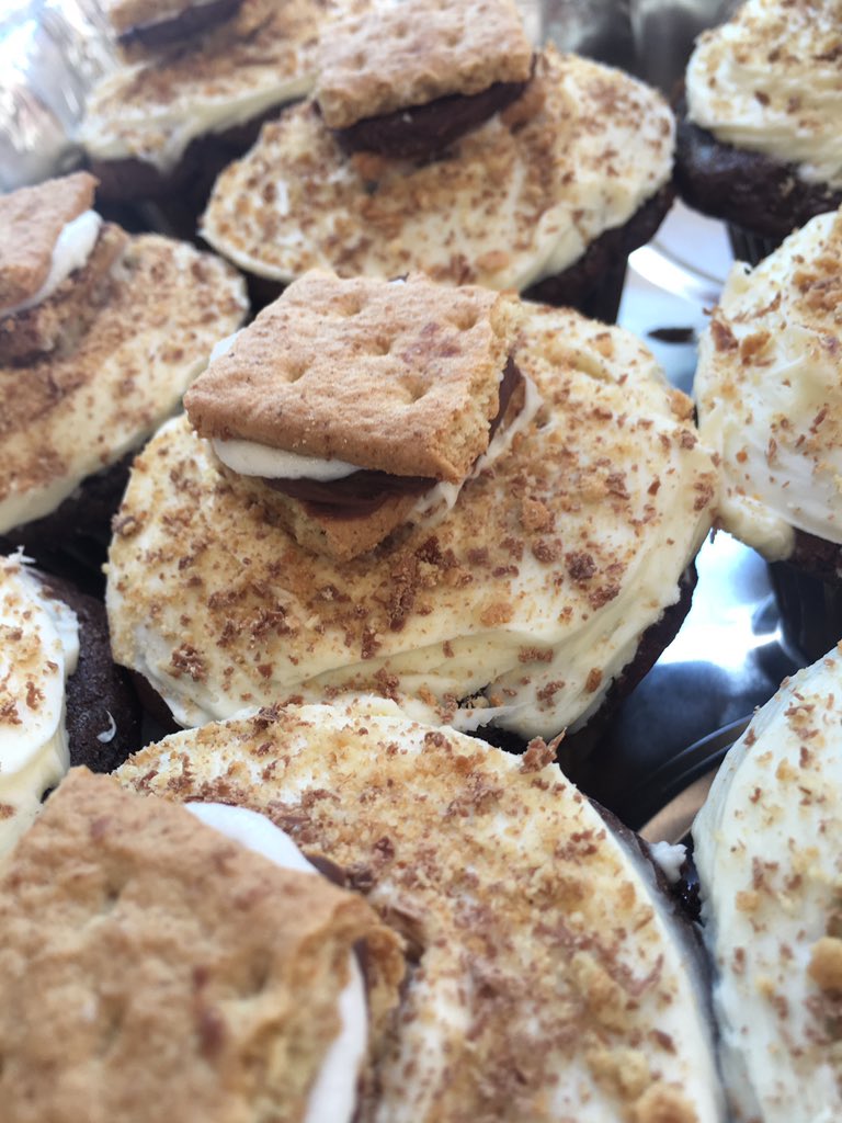 sigmakappabu's tweet photo. Cupcakes going fast! Come support Cupcakes Against Crohn's in the GSU until 2:00 today. https://t.co/oQnQA5SqOn