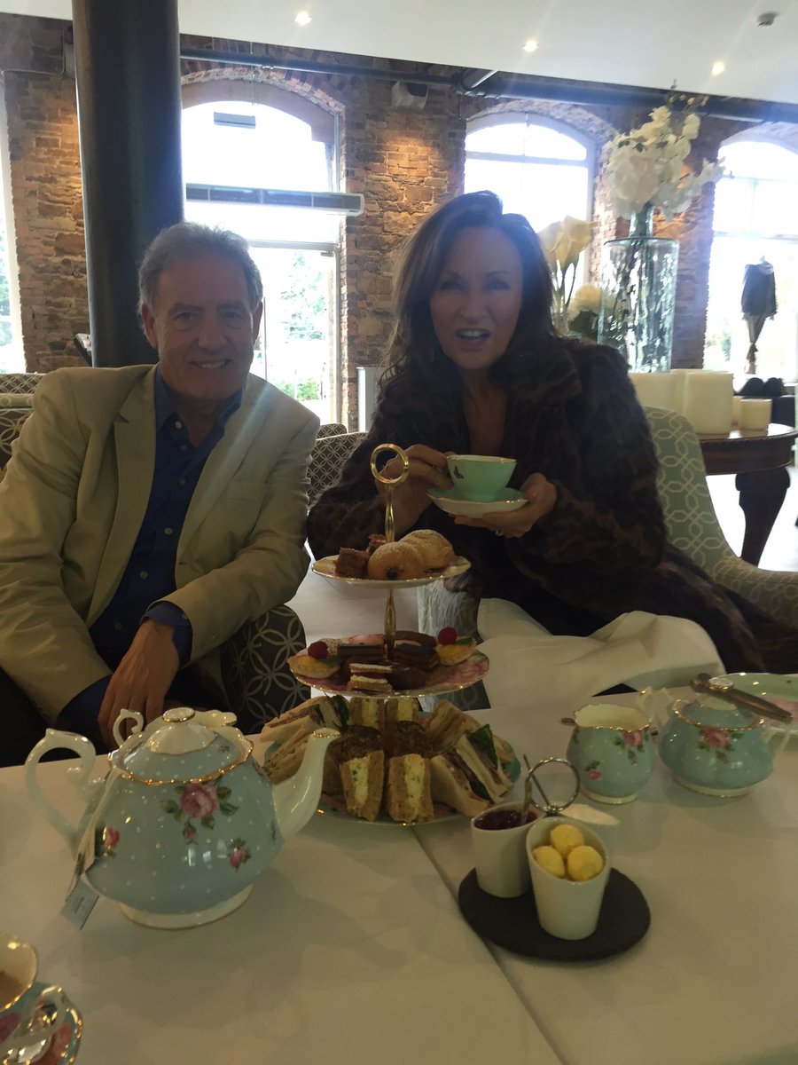 michaelrmulcahy's tweet photo. Fabulous afternoon tea @BWMHotel with @CeliaHolmanLee and Ger Lee @HolmanLeeAgency #HighlyRecommende https://t.co/iWFb3DCDAb
