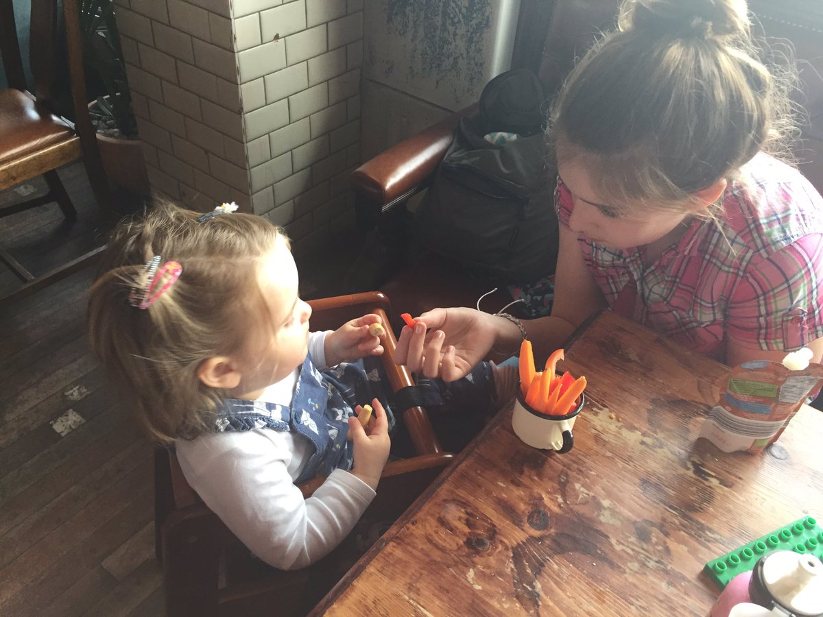 Great customer service @VistoLounge start brought out finger nibbles for baby! #lovelounging