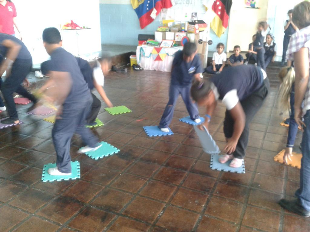 rufes1969's tweet photo. Actividad deportiva U.E.E. Las Minas @deyanirasofia @carlaguerra5 https://t.co/60FFavUZ8W