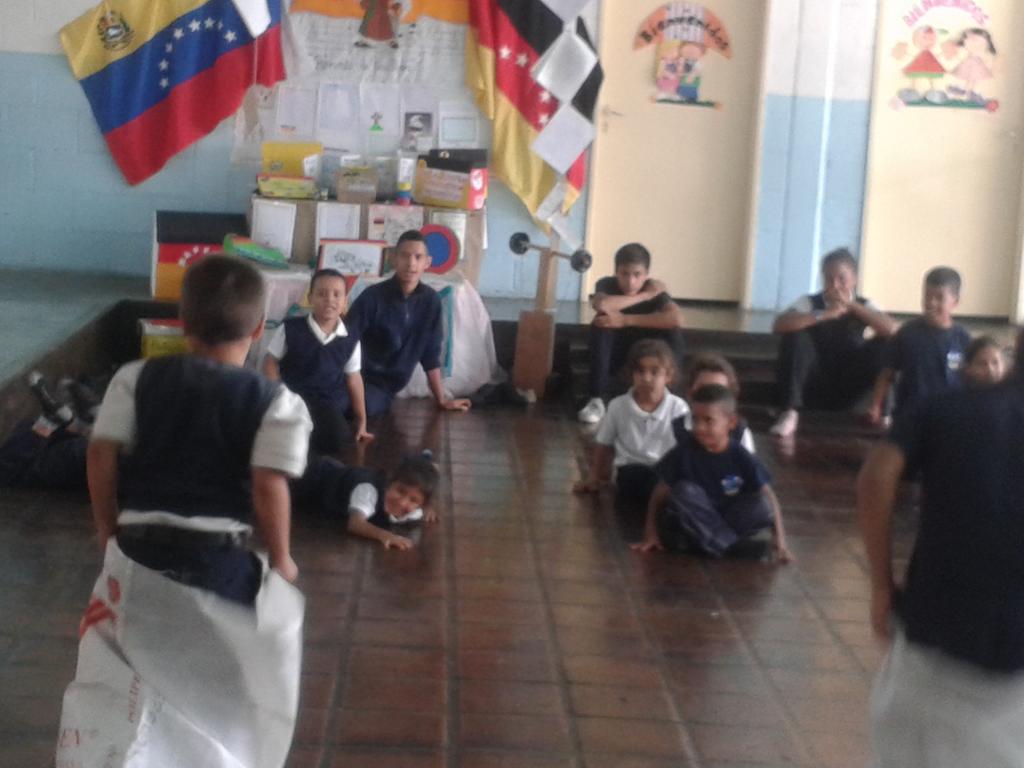 rufes1969's tweet photo. Actividad deportiva U.E.E. Las Minas @deyanirasofia @carlaguerra5 https://t.co/60FFavUZ8W