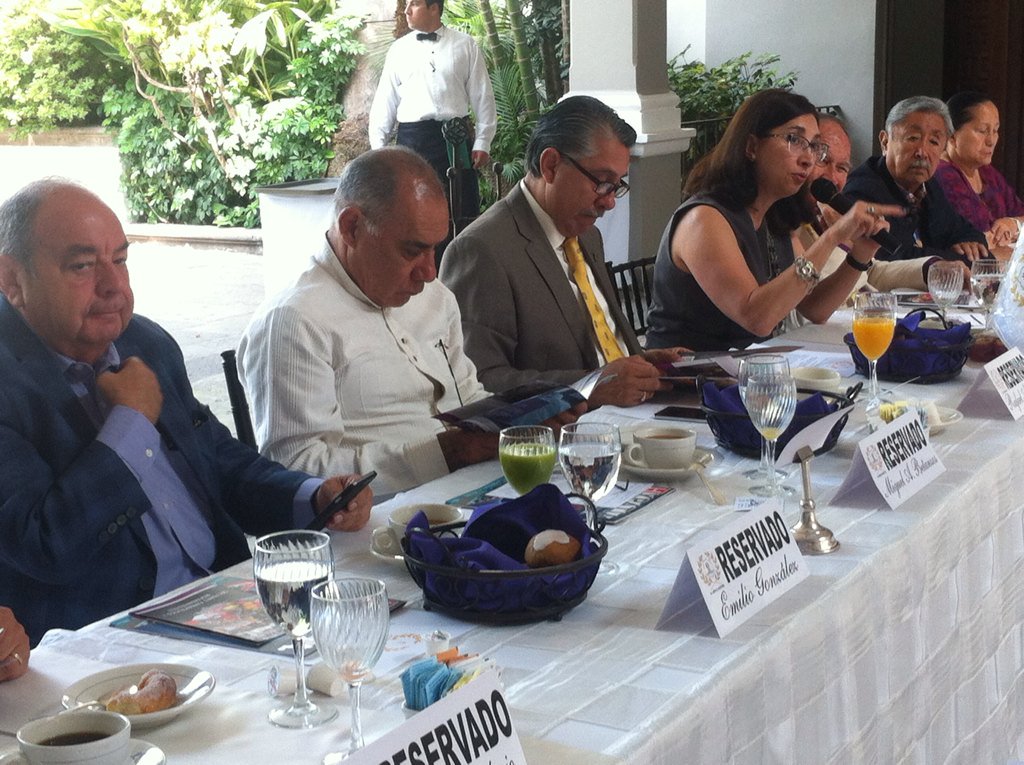 ACMor_Morelos's tweet photo. Damos a conocer fortalezas de los sectores farmacéutico y biofarmacéutico en la entidad #InvierteenMorelos https://t.co/8uVQeAHRzS