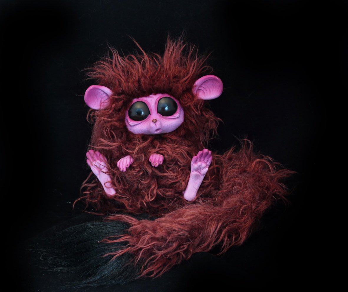 VoodooDelicious's tweet image. Cute little lemur #plushie  he is up in my etsy shop too #voodoodelicious