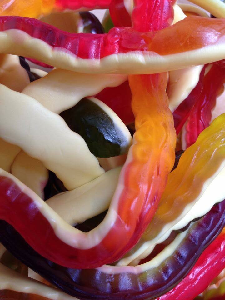 luv_sweeties's tweet photo. Pop on over to our fb page to enter our sweet of the week #giveaway #bognorhour #foodie https://t.co/QBqDZbELRK https://t.co/LloZeJzjNo