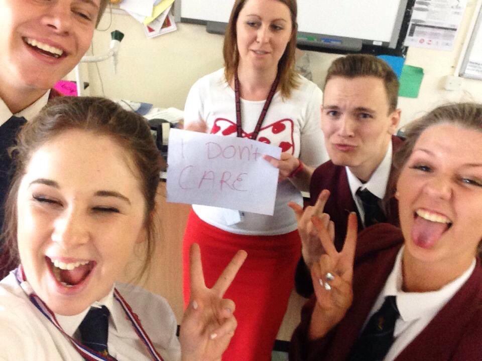clogoreing_'s tweet photo. Happy bday @sam_clayden hope you have a brill day you deserve it n I'll see you on Saturday, love u long time 👭 https://t.co/fKVrTo6RU5