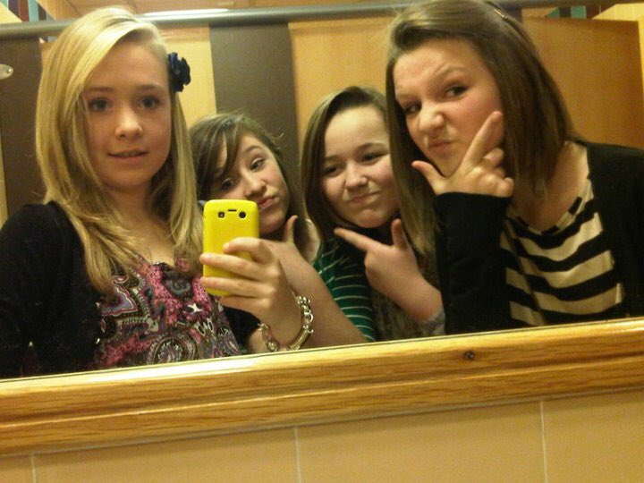 clogoreing_'s tweet photo. Happy bday @sam_clayden hope you have a brill day you deserve it n I'll see you on Saturday, love u long time 👭 https://t.co/fKVrTo6RU5