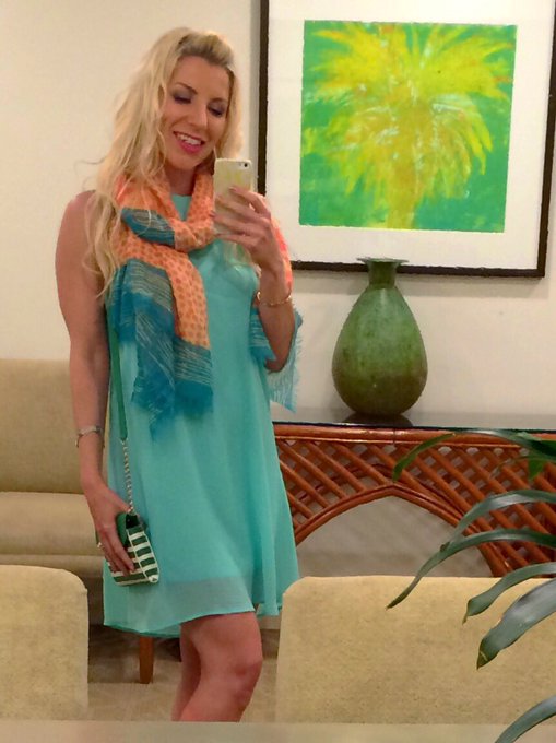 1 pic. Rocking the #preppy look #vacation #Hawaii ? #tequila 
???? https://t.co/U8EqI0qIT0