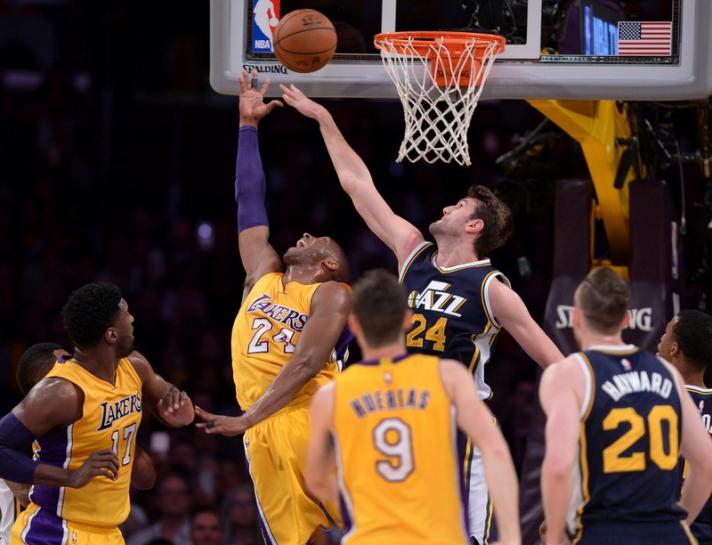 Reuters's tweet photo. Bryant scores 60 points in final game of career https://t.co/kjuFUtA4jL https://t.co/O3ysWNUSe1
