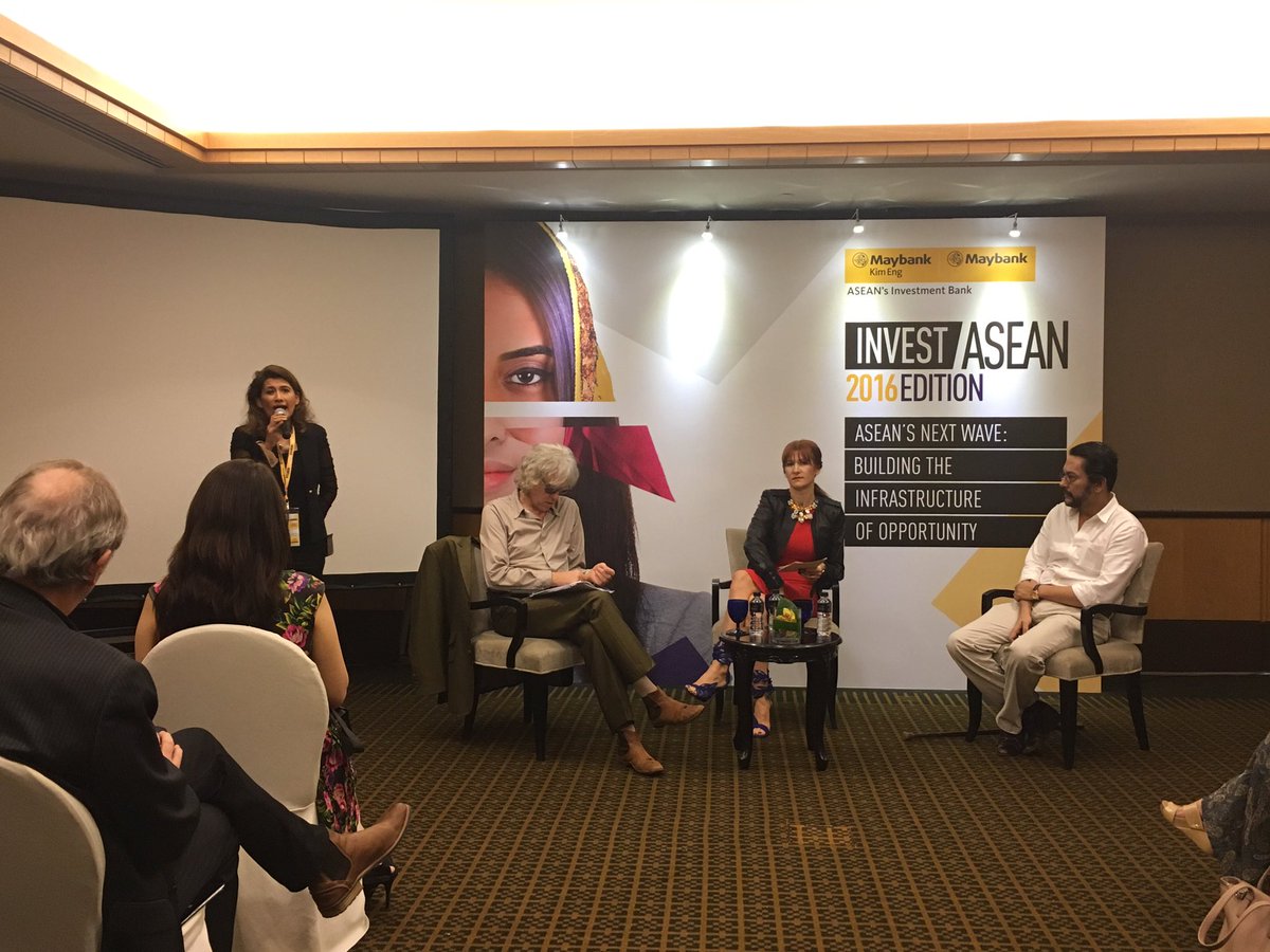 MyMaybank's tweet photo. #CSR Conversation: Let The Men In! in session now with Sir Bob Geldof, Dr @TARADARA75 &amp; Dr Farish Noor #InvestASEAN https://t.co/l8XniUhhlP