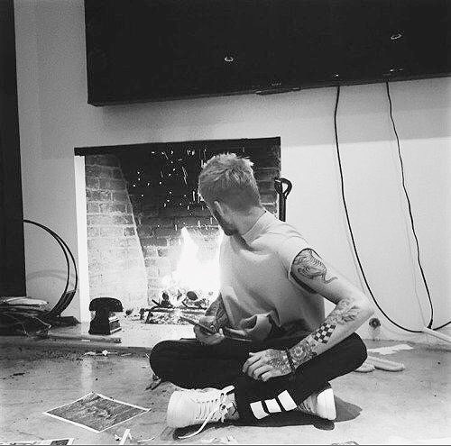 nsfwclover's tweet photo. it is our two month anniversary and i ? am so happy right now just bein with u so i wrote up a note so i dnt explode https://t.co/FqNgA2nhSN