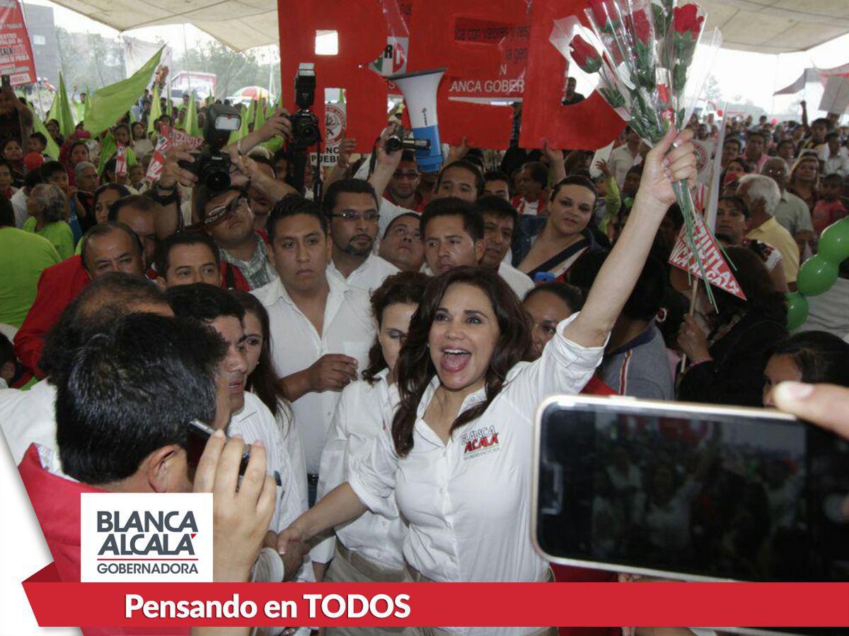 SoyBlancaAlcala's tweet photo. Voy a partirme el hombro como lo hace la gente del campo en Teziutlán para que cambie su realidad #PensandoEnTodos https://t.co/eOoHqRzGe6