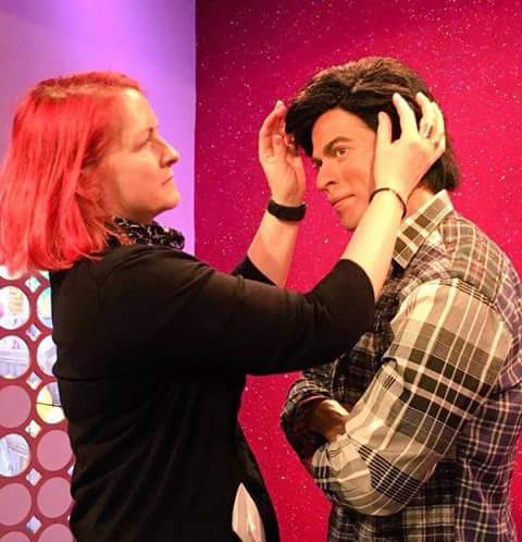 SrkFcUniverse's tweet photo. This moment at "Madame Tussaud's at UK. Wax Srk,Real Srk, Young Srk, Posters Srk & Wannabe Srk
#1DaysForFan https://t.co/aNpMVUXN7l