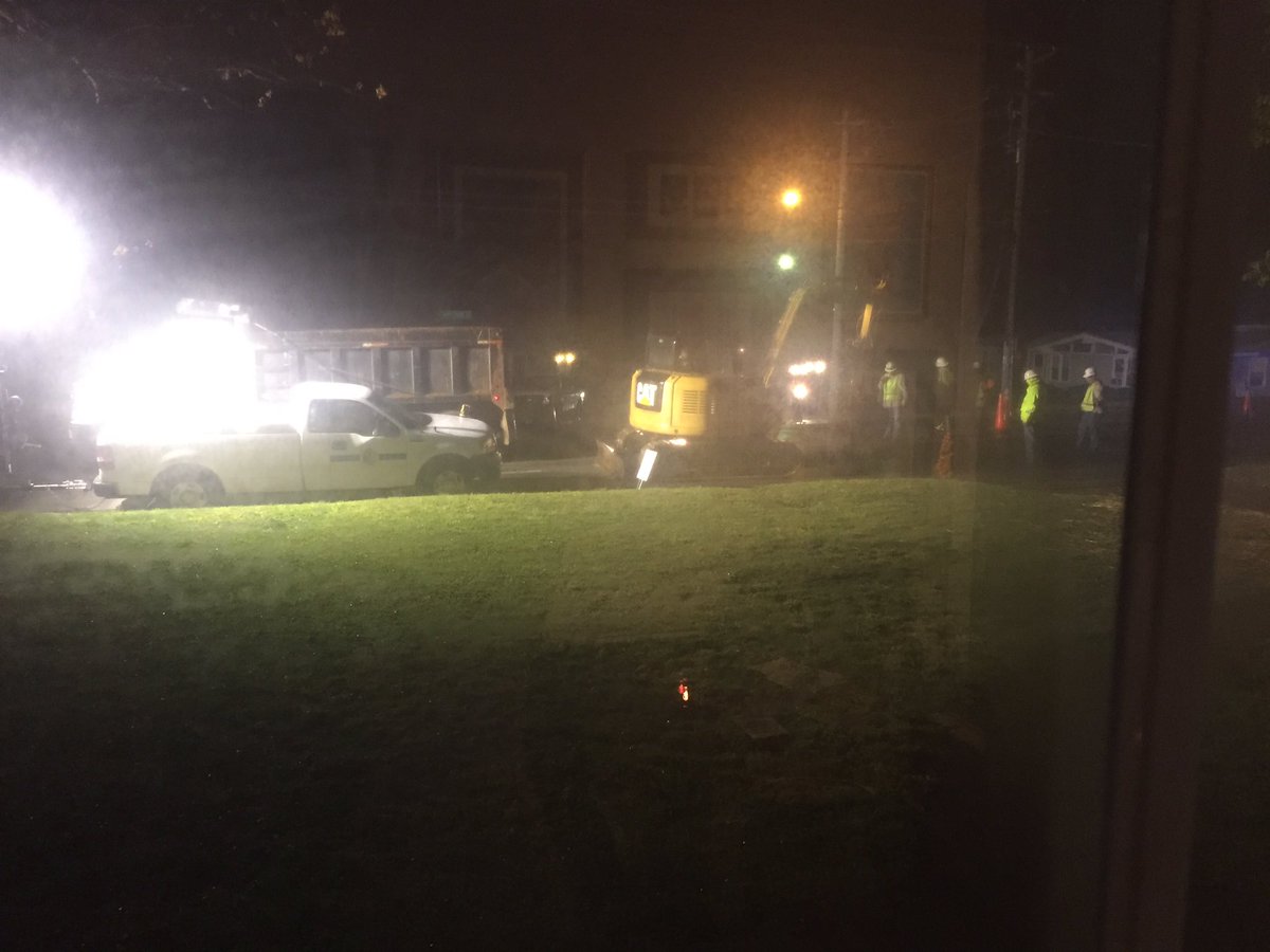 jtid82's tweet photo. shoutout 2 @huntsvillecity ! zero warning. I hope I don't need out of my driveway. My 5yo doesn't need sleep either. https://t.co/PWpYsJxrwx