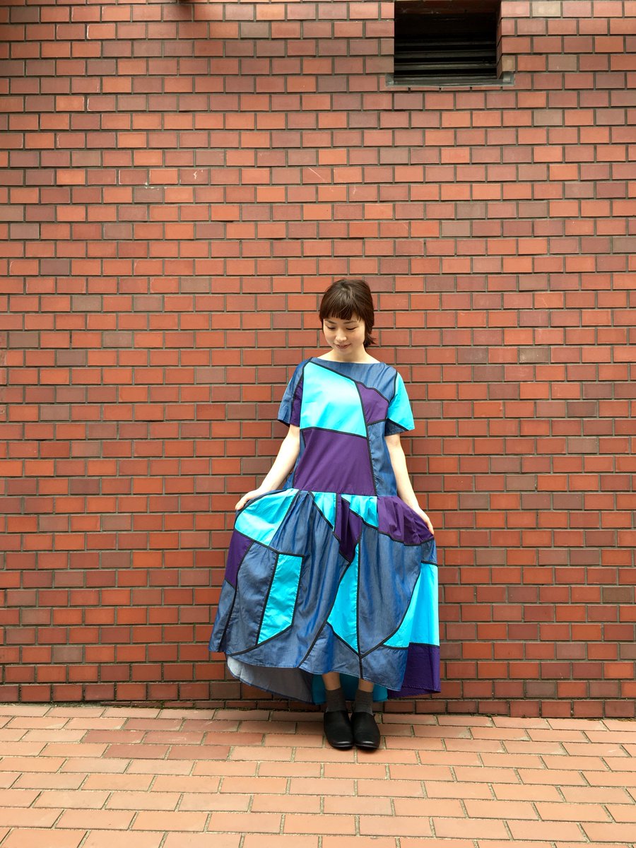 リーラアンドシッタ 自由が丘 No Twitter 水色と紫と青が絶妙な配色のワンピースです 丈は前が短く 後ろが長いアシメントリー 同配色の綿 ベルトも付いてます なかなか無い個性的な配色のワンピース これからの季節に是非 ワンピース Tax 自由が丘 リーラアンドシッタ 自由が丘 No Twitter 水色と紫と青が絶妙な配色のワンピースです 丈は前が短く 後ろが長いアシメントリー 同配色の綿 ベルトも付いてます なかなか無い個性的な配色のワンピース これからの季節に是非 ワンピース Tax 自由が丘