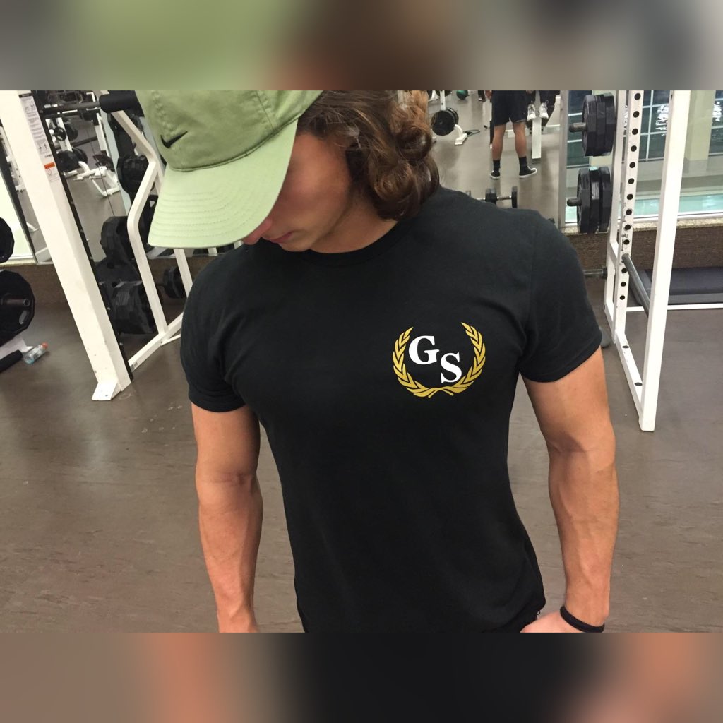 aalexkingg's tweet photo. Y'all have to check this sick new brand for athletes, the material is amazing and it fits perfectly. @GoldenStandAth https://t.co/QXhP4P50ST