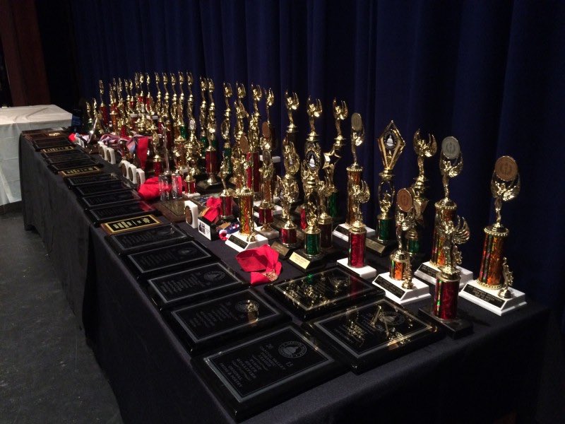 Last night's <a href="/davisforensics/">DHS Speech and Debat</a> showcase raised about $1,600 for the team: bluedevilhub.com/2016/04/13/sho…