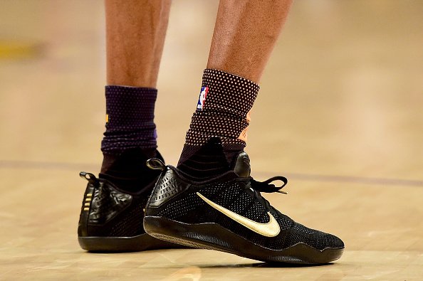 Chelín Suburbio Tina B/R Kicks en Twitter: ".@kobebryant laced up the Nike Kobe 11 Elite Low “Black  Mamba” tonight in his final game https://t.co/wozzrAH2rQ" / Twitter