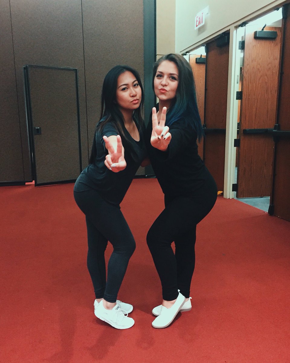 UICAlphaTau's tweet photo. QUEENZ TAKE SECOND IN GREEK SCENE πβπΌοΈπ #UICGREEKWEEK #GREENTEAMDREAMTEAM https://t.co/znaind01dC