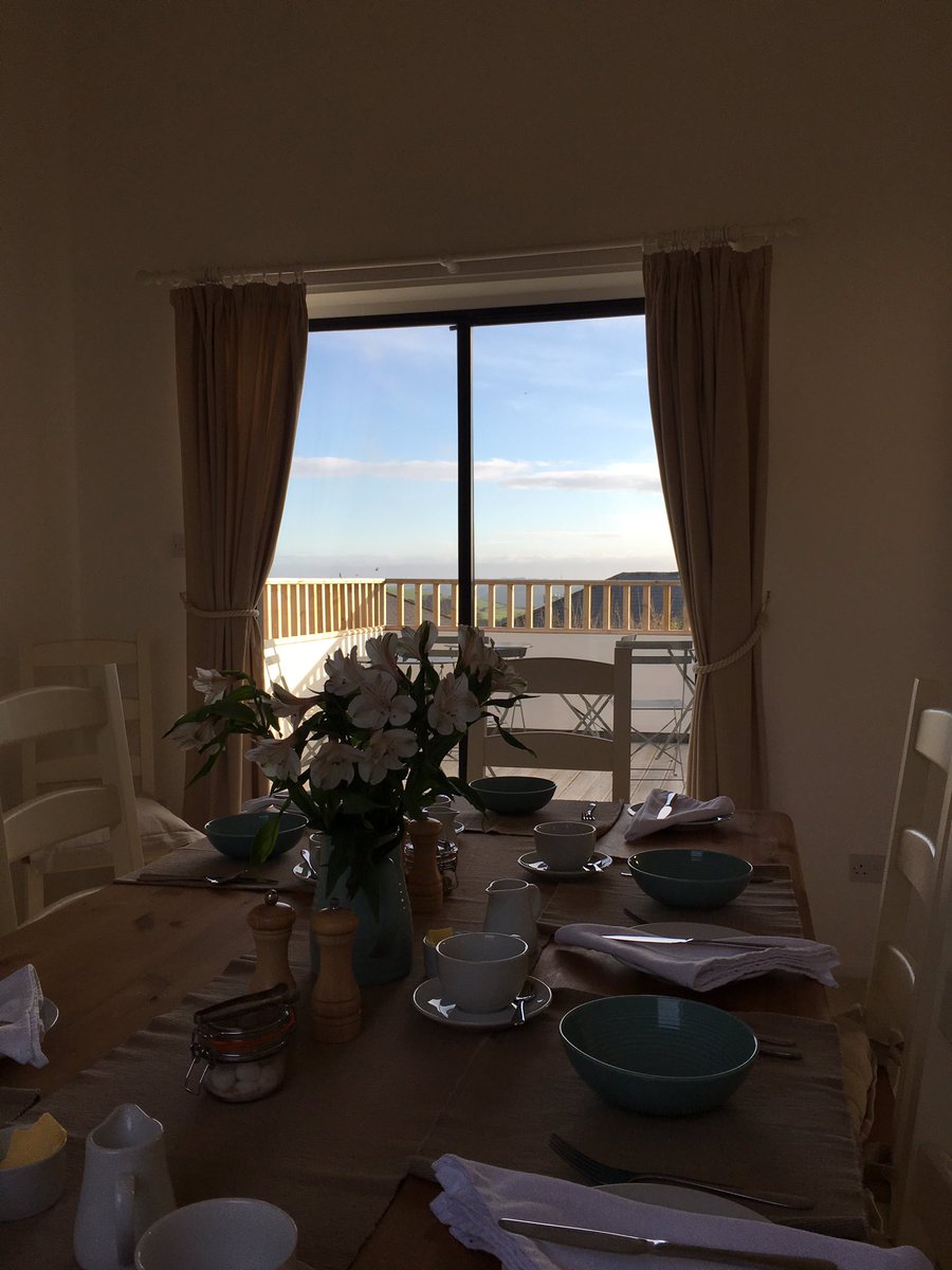 Sea Chalet tweet media